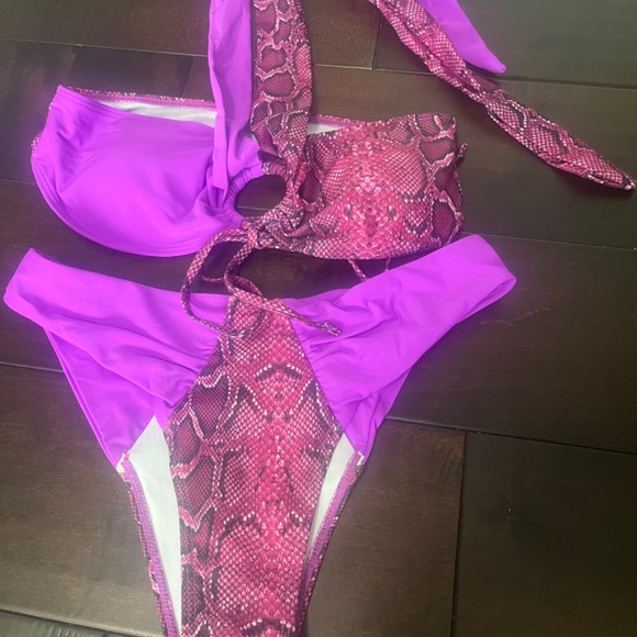 Women’s bathing suit - Picture 2 of 2